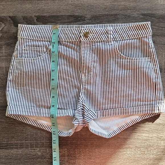 H&M Striped Shorts - Picture 3 of 5